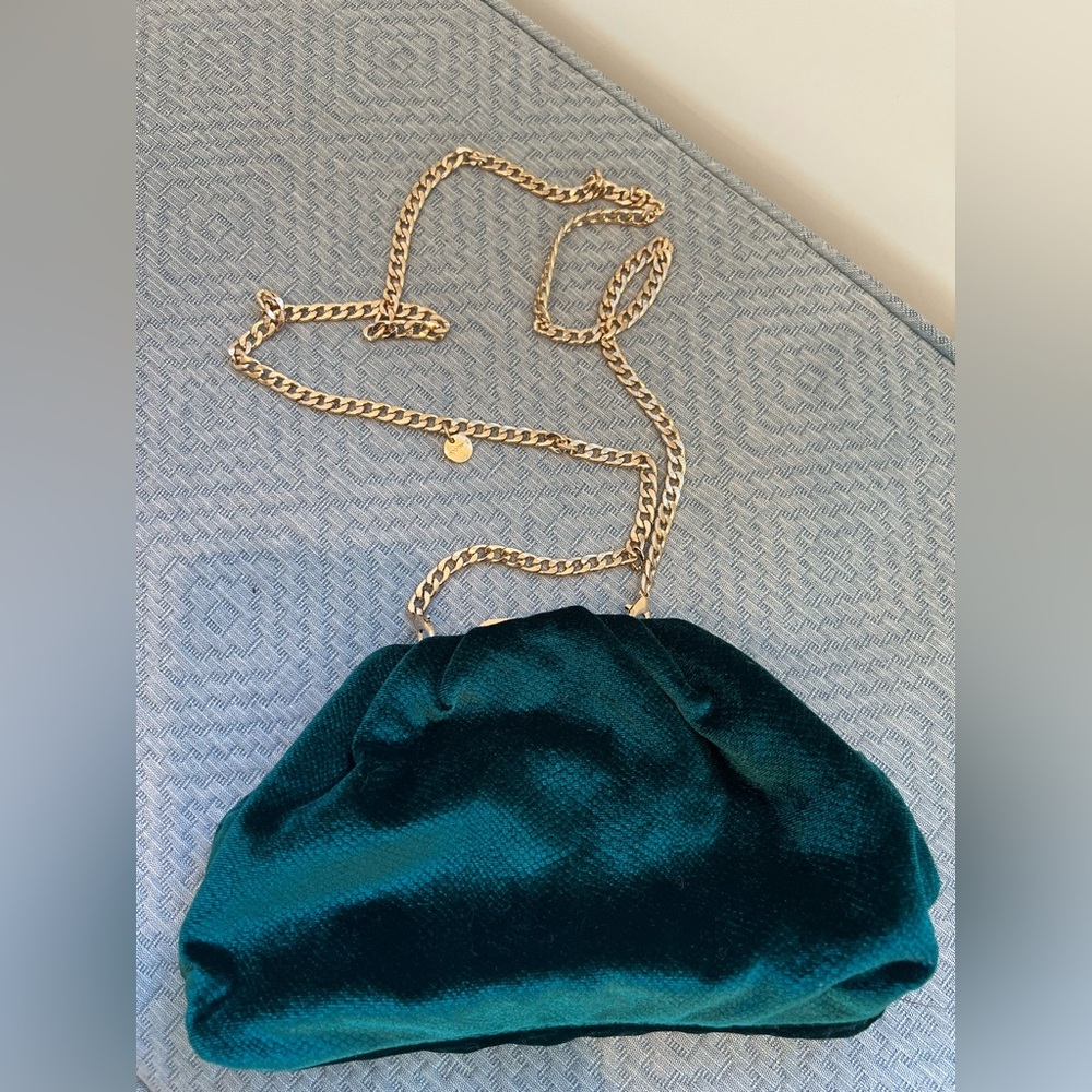 Olga Berg Green Velvet Chain Shoulder Bag - Elegant Evening Clutch
